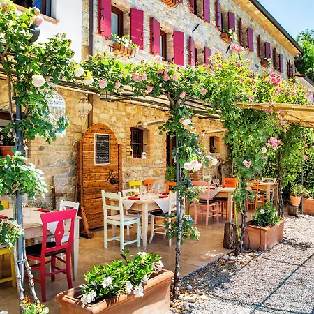 Farm stay Ca' Piadera Wine Relais *